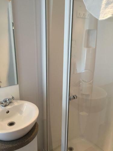 3 Bedroom 2 Bathroom Prestige Caravan Presthaven Sands