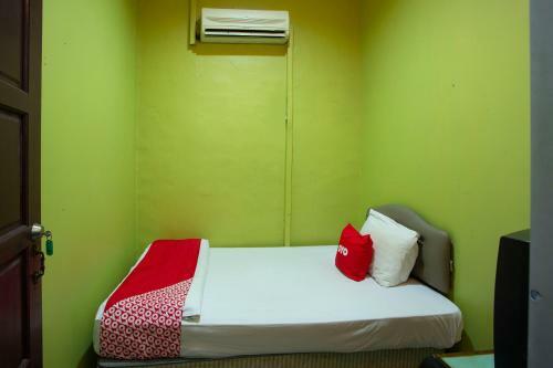 Spot On 90137 Casavilla Hotel Pudu