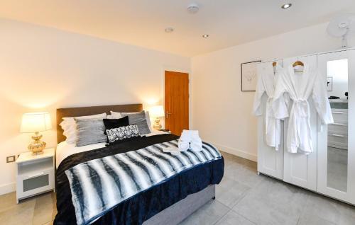 Just Stay Wales - Luxury Waterfront Villa, Sa1