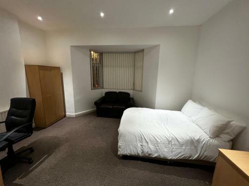 3 Bed Flat Near Town Centre