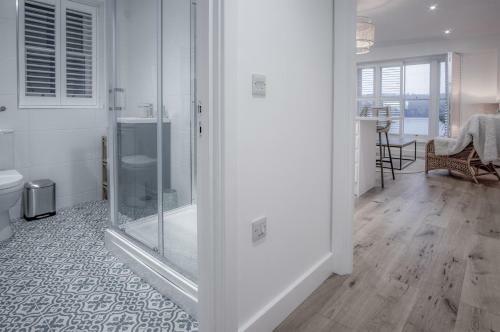 Midnight - 2 Bedroom Apartment - Tenby