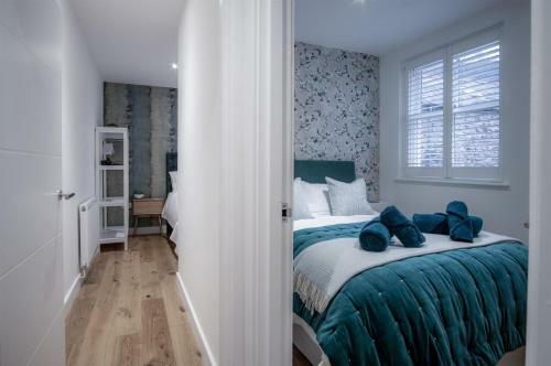 Azure - 2 Bedroom Apartment - Tenby