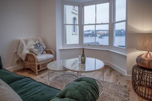 Azure - 2 Bedroom Apartment - Tenby