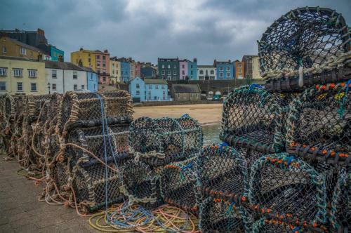 Azure - 2 Bedroom Apartment - Tenby