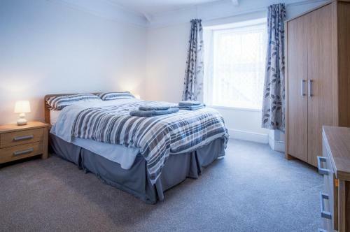 Dragons Den - 2 Bedroom Apartment - Tenby