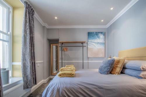 Judith's View - 3 Bedroom Apartment - Tenby