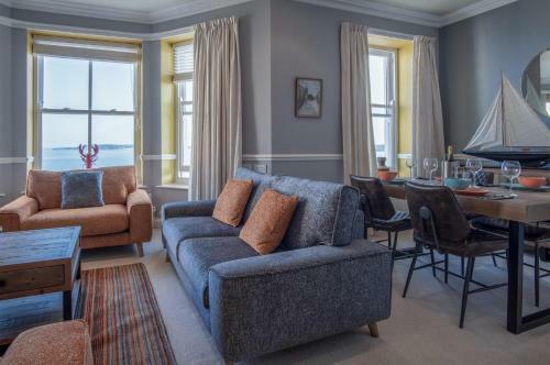 Judith's View - 3 Bedroom Apartment - Tenby