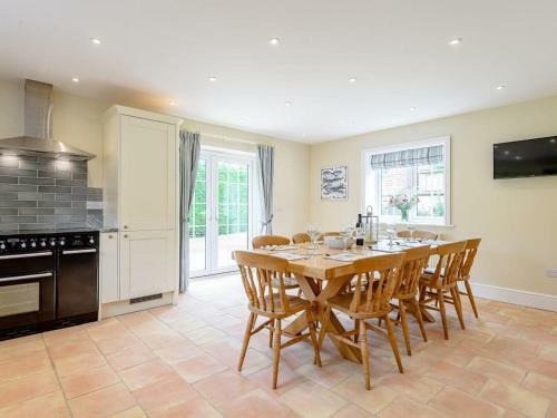 Sea Holly Cottage-uk11931