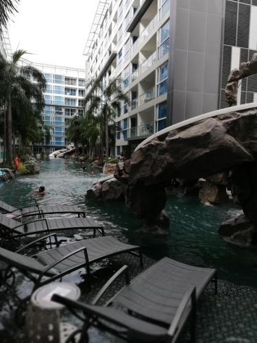 Centara Avenue Apartment 711