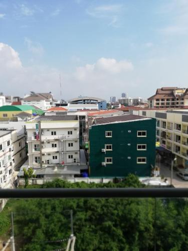 Centara Avenue Apartment 711