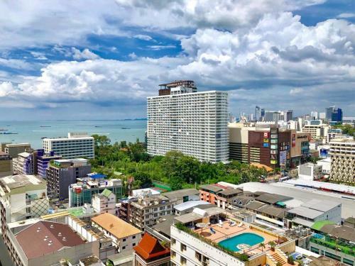 Apartamento The Base, Central Pattaya, 18th Floor, Sea View