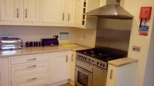 Bed & Breakfast Carer 4 You Residential Home