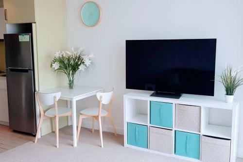 Apartamento Cityviews @ Glenelg * Pool/beach * Free Parking *