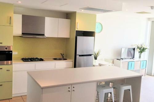 Apartamento Cityviews @ Glenelg * Pool/beach * Free Parking *