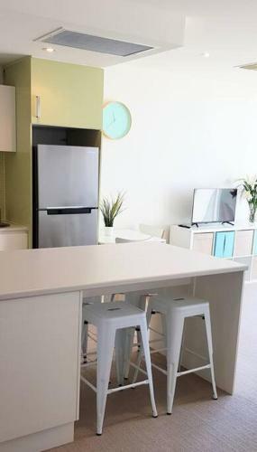 Apartamento Cityviews @ Glenelg * Pool/beach * Free Parking *