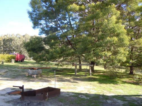 Grampians Old Man Emu Stay