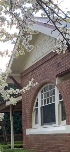 Bed & Breakfast Howlong Old Post Office Luxury Suite