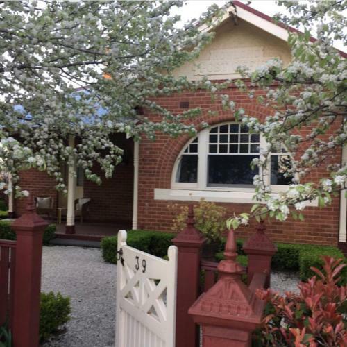 Bed & Breakfast Howlong Old Post Office Luxury Suite