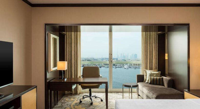 Sheraton Dubai Creek Hotel And Towers