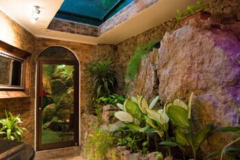 Hotel La Mansion Inn (.)
