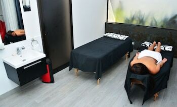 Hotel La Mansion Inn (.)