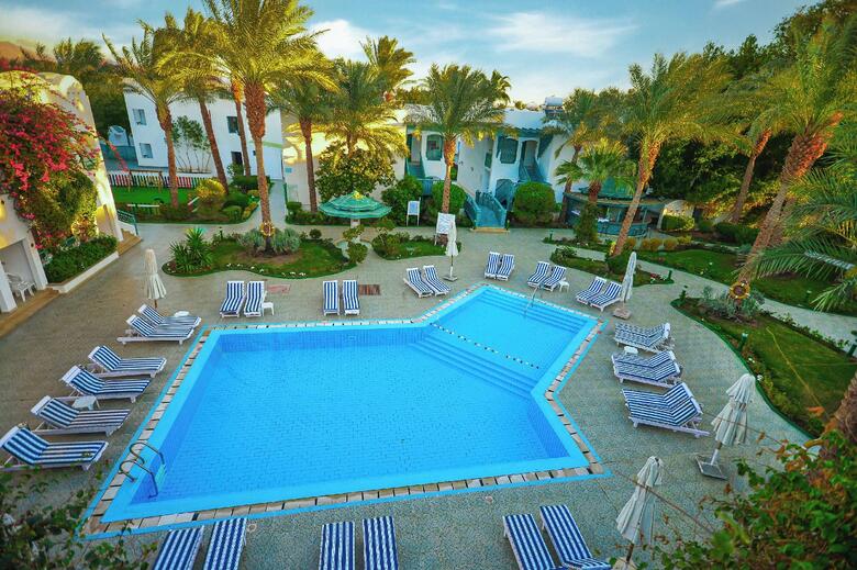 Hotel Falcon Hills
