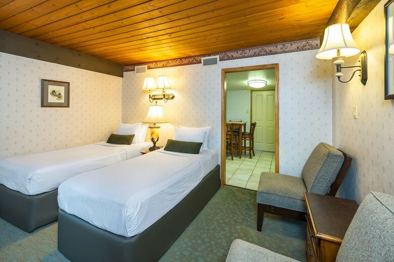 Hotel Charlton's Cedar Court