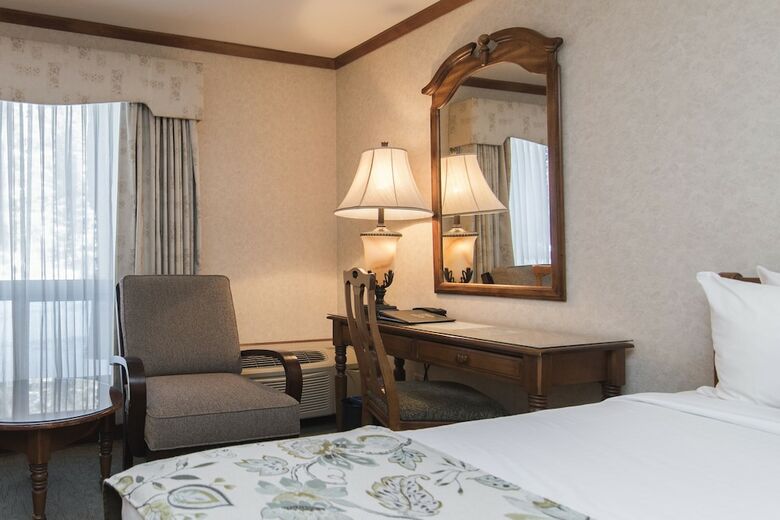 Hotel Charlton's Cedar Court