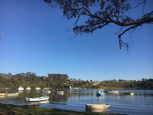 Apartamentos The Wheelhouse - 2br Waterfront Apt In Town
