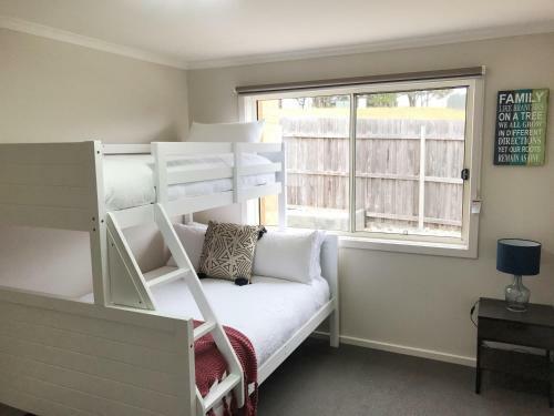 Luxury 4br Home With King Bed Lakes Entrance