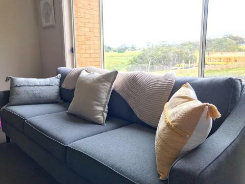 Luxury 4br Home With King Bed Lakes Entrance