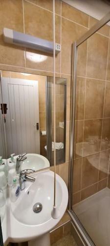 Beautiful 2-bed Apartment On Torquay Seafront