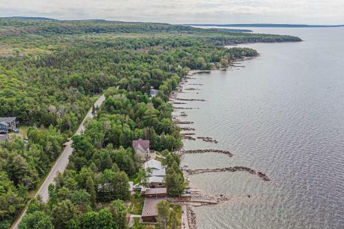Villa Selena-lakefront-families Only-boat Launch