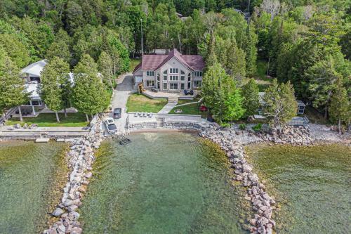 Villa Selena-lakefront-families Only-boat Launch