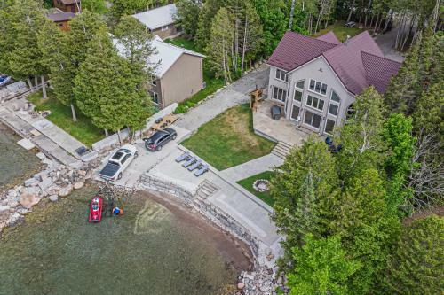 Villa Selena-lakefront-families Only-boat Launch