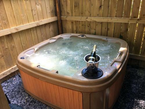 Kingfisher Lodge-huntersmoon -warminster-longleat-bath