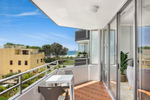 Apartamento Beachfront Studio With Balcony, Parking And Pool
