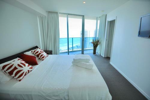 H Luxury Apartment At Surfers Paradise High Floor