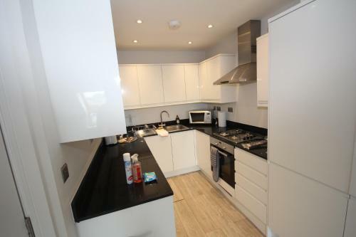 Holden Court Apartment 5