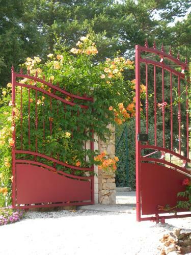 Hostal B&B Villa Les Tamaris
