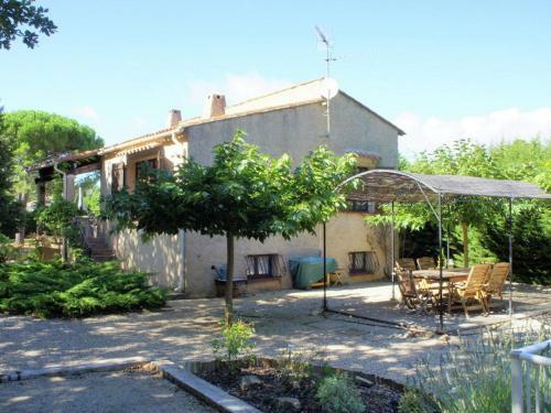 Holiday Home Suzanne Regusse