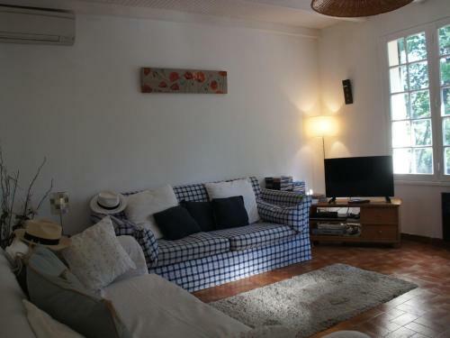 Holiday Home Suzanne Regusse