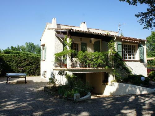Holiday Home Suzanne Regusse