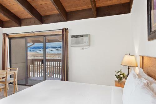 Posada Elk Refuge Inn