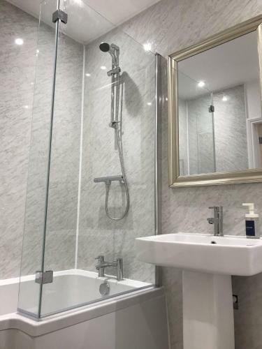 Apartamento Stylish Modern 3-bed House Nr Manchester City Ctr