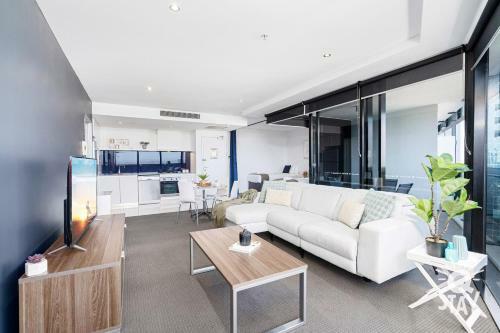 Apartamento Circle On Cavill 1 Bedroom Spa & Study, Hinterland View - Qstay