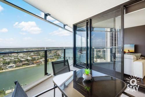 Apartamento Circle On Cavill 1 Bedroom Spa & Study, Hinterland View - Qstay