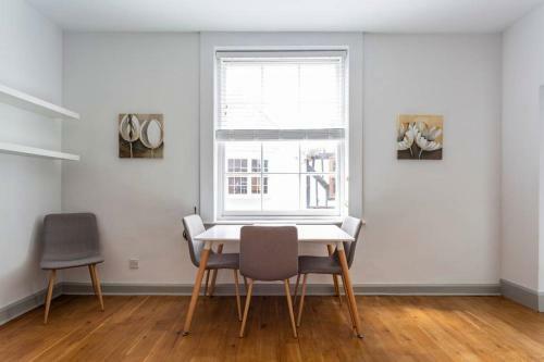 Spacious Central Chic Apartment - Simply Check In