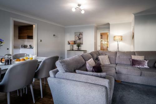 Bellman Apartment - Pet Friendly With Parking