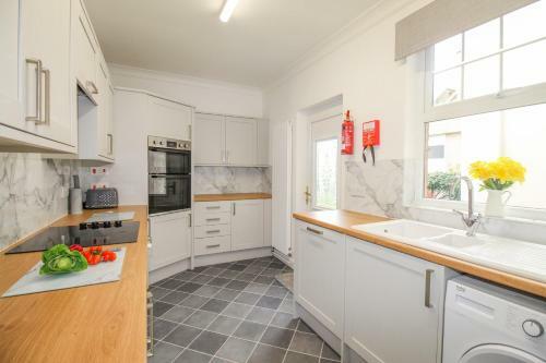 Weymouth Bay Apartment A